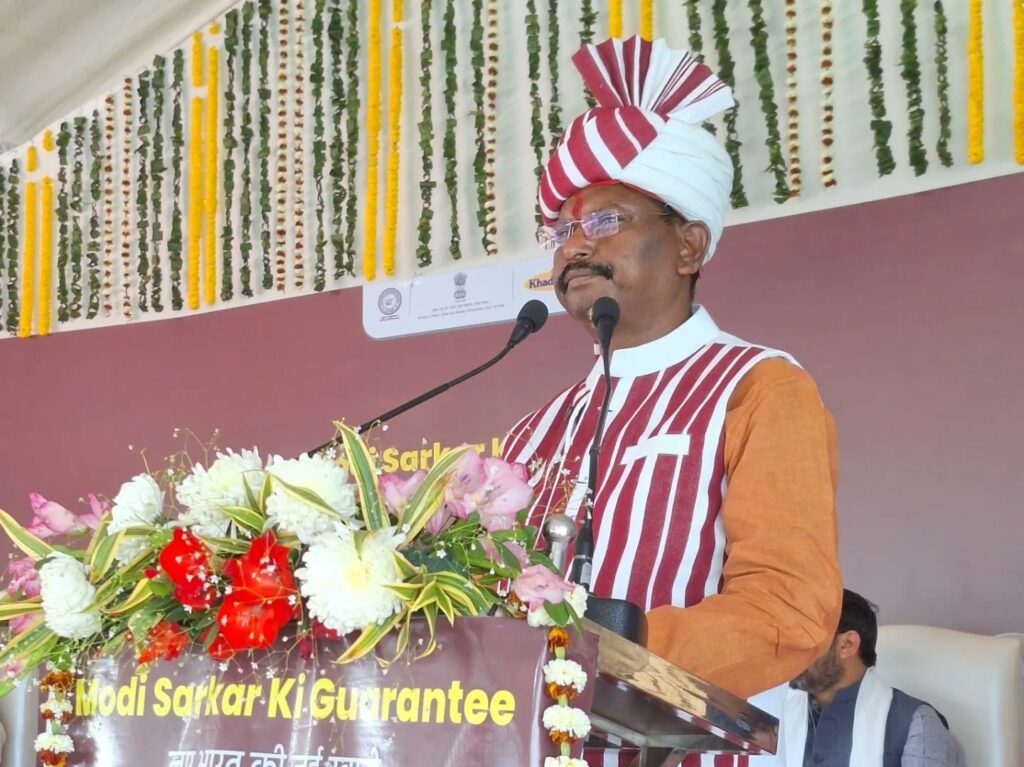 केंद्रीय मंत्री अर्जुन मुंडा ने खूंटी में ग्रामोद्योग योजना के तहत एक करोड़ 47 लाख के परिसंपत्तियों का किया वितरण 2 arjun munda 1