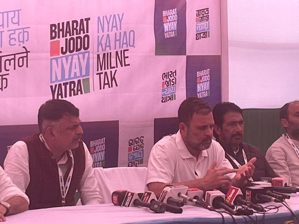 राहुल गांधी सरना धर्म कोड और जमीन समस्या को लेकर सीएम चंपई सोरेन से करेंगे बात, बिरसा मुंडा के परिवार से मिले राहुल 4 rahul pc